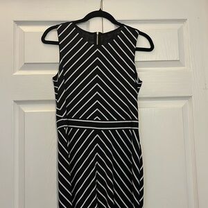Black and white Just Taylor maxi dress. Size 6.